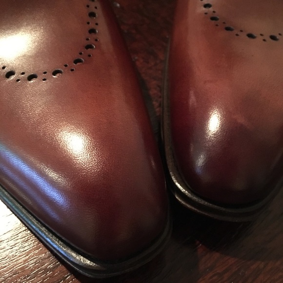 FINAL $$$ (reg $425) * SLEEK ITALIAN LEATHER SHOES - Picture 7 of 8